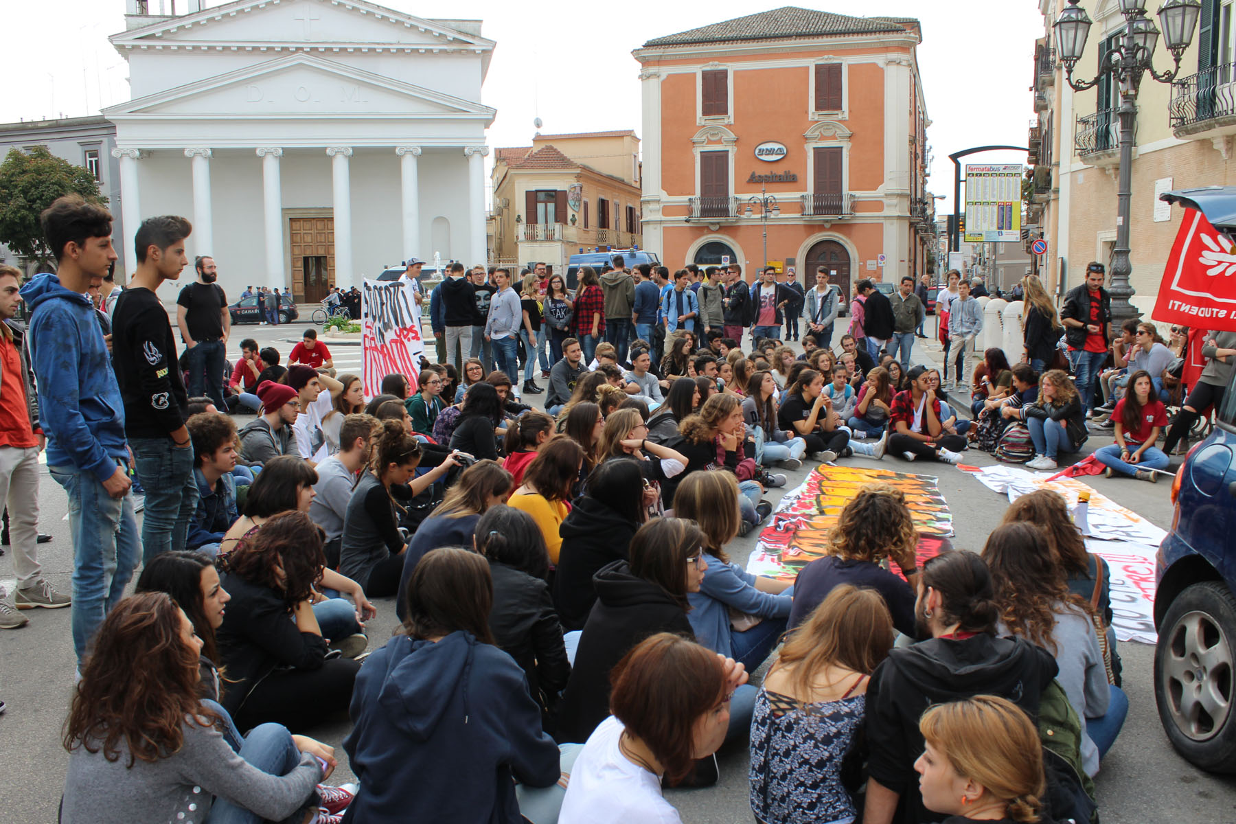 Studenti di Foggia in piazza a favore delle coppie gay e del ddl Cirinnà