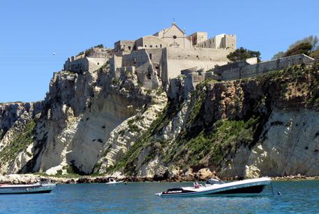 Isole Tremiti, convento di San Nicola: Gatta contro Matteo Renzi