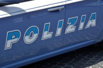 Arrestato ragazzo per furto di cellulare