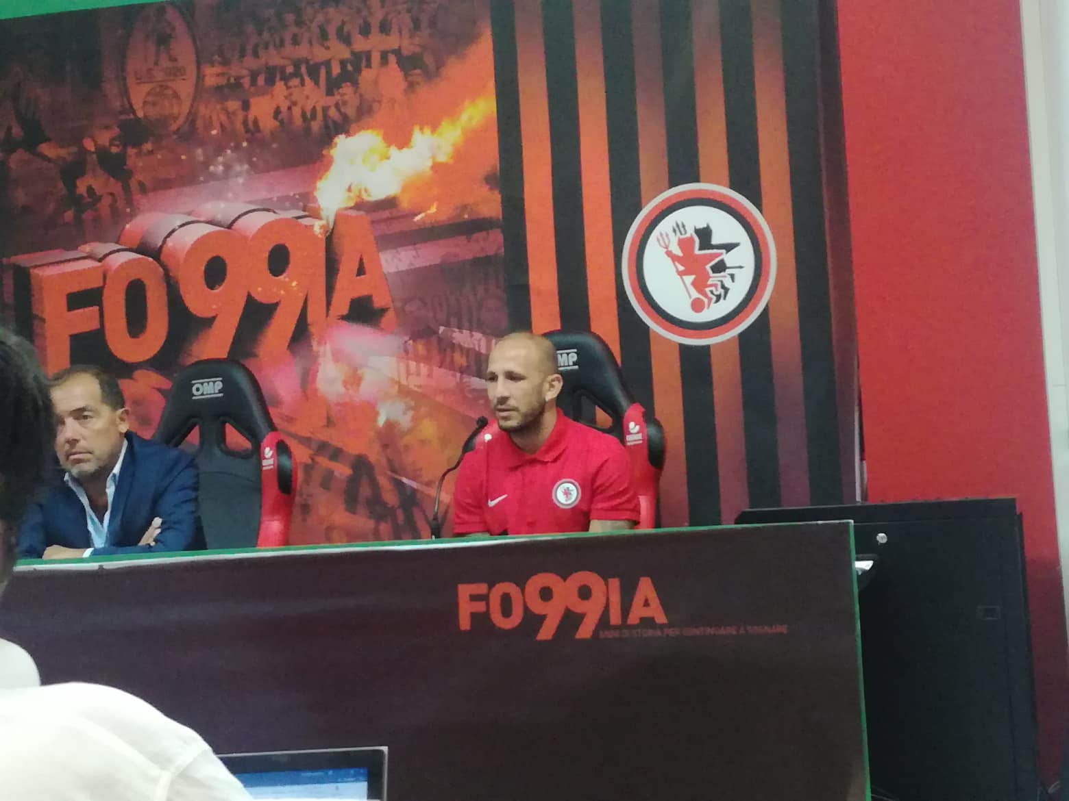 39810787 2108249172759999 2770754303969722368 N