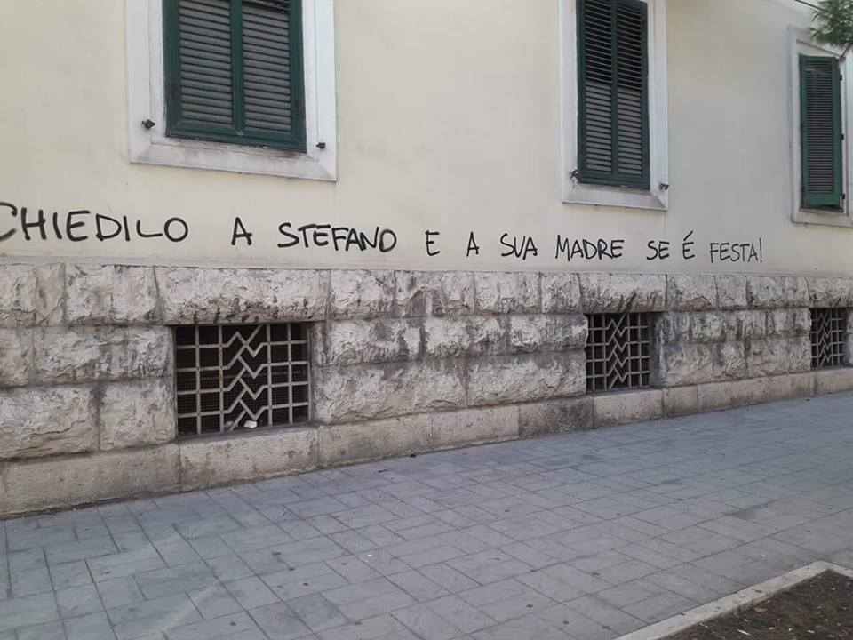 Scritta Per Stefano Cucchi