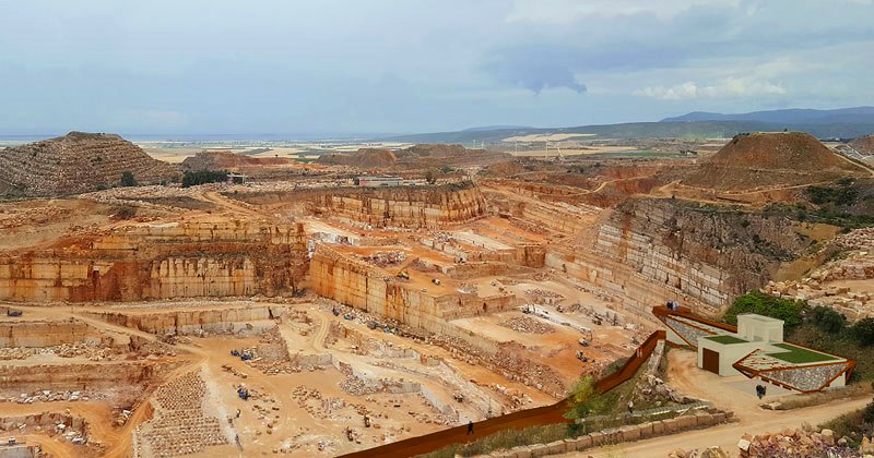 Cave Di Pietra Di Apricena