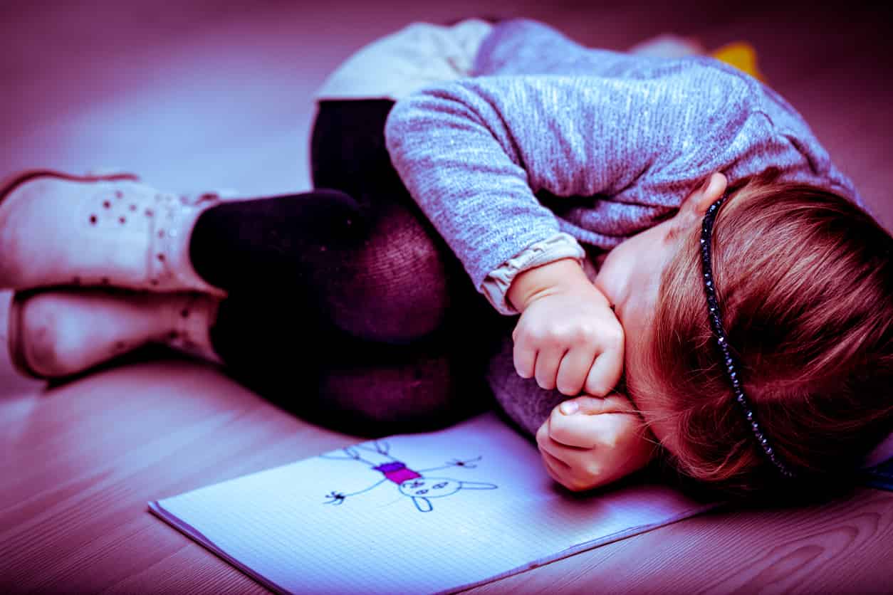 foggia donna maltratta marito e figlie