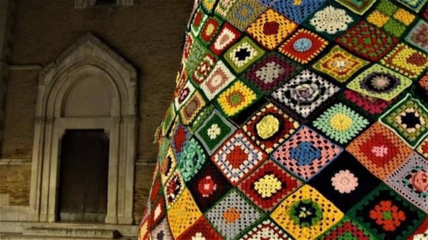 lucera-albero-natale-librerie