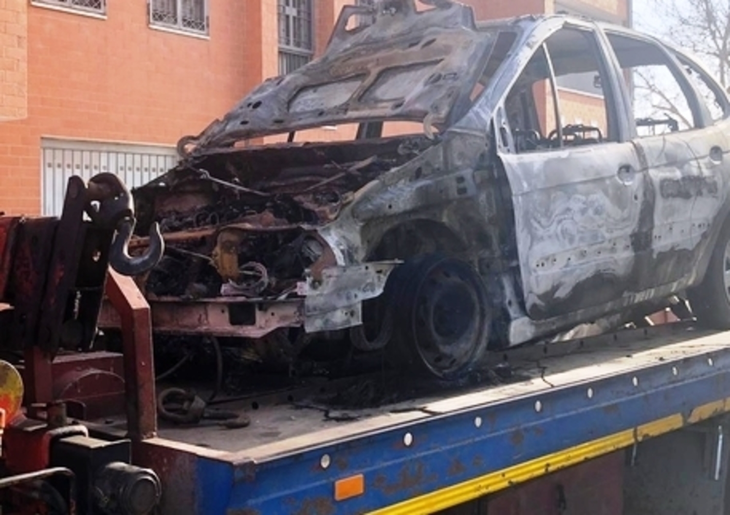 Incendiata auto sindacalista Cisl a Foggia