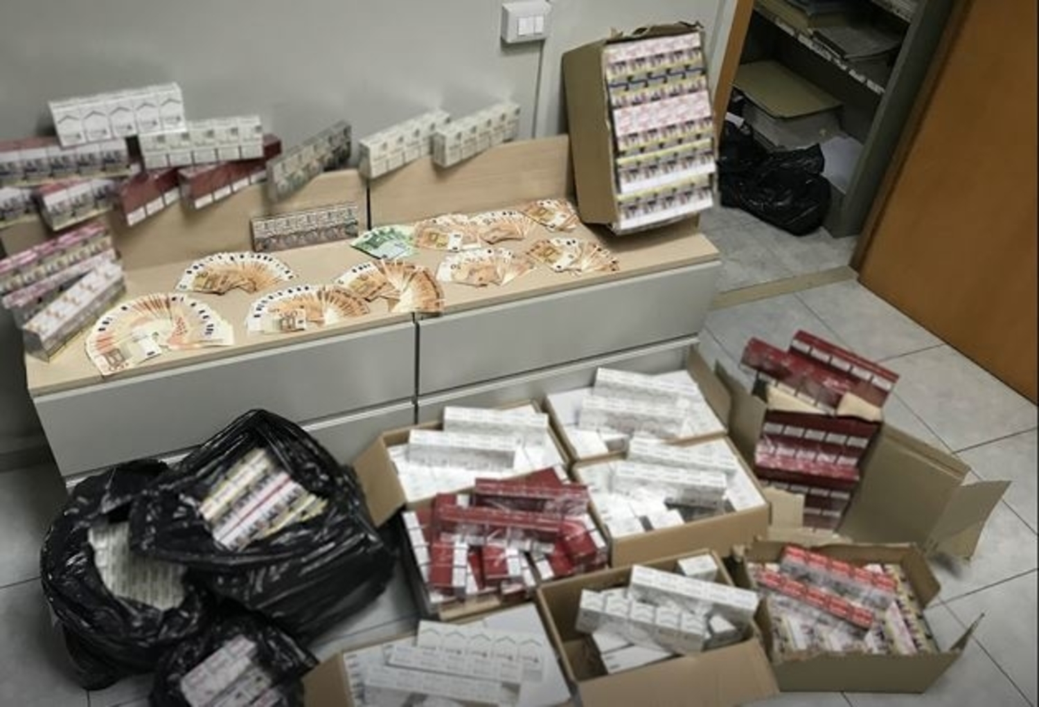 foggia-sequestrate-sigarette