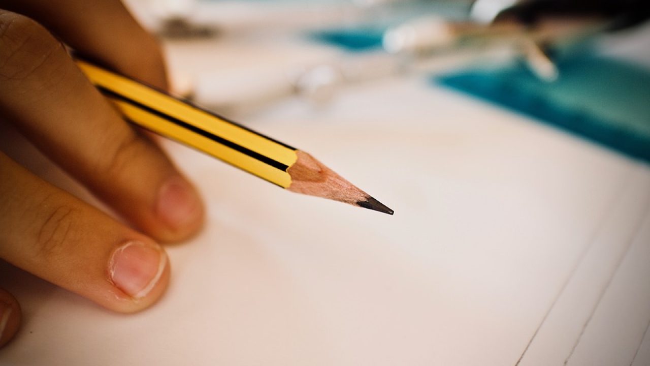 foggia-donna-fa-doposcuola