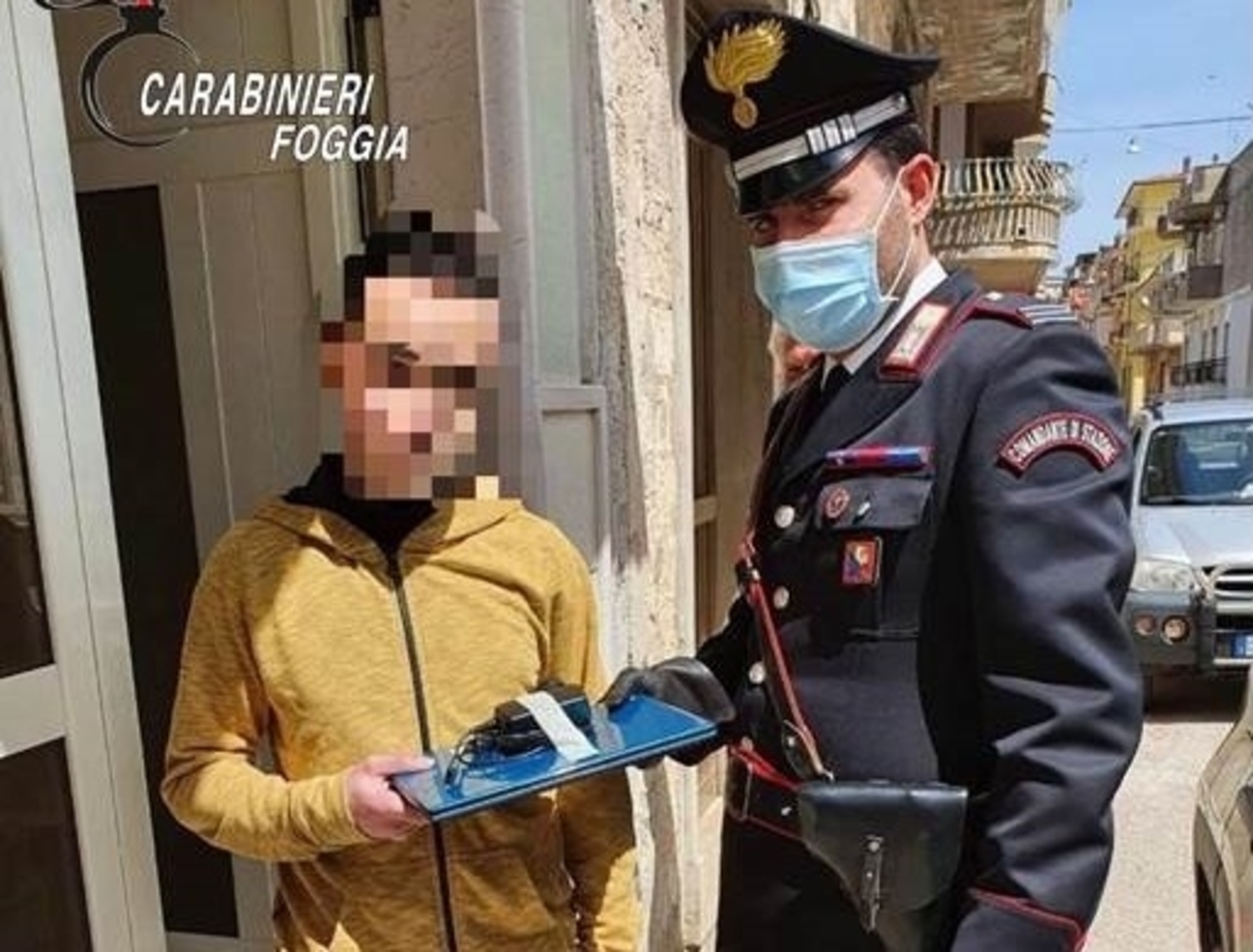 foto-tablet-cagnano-varano