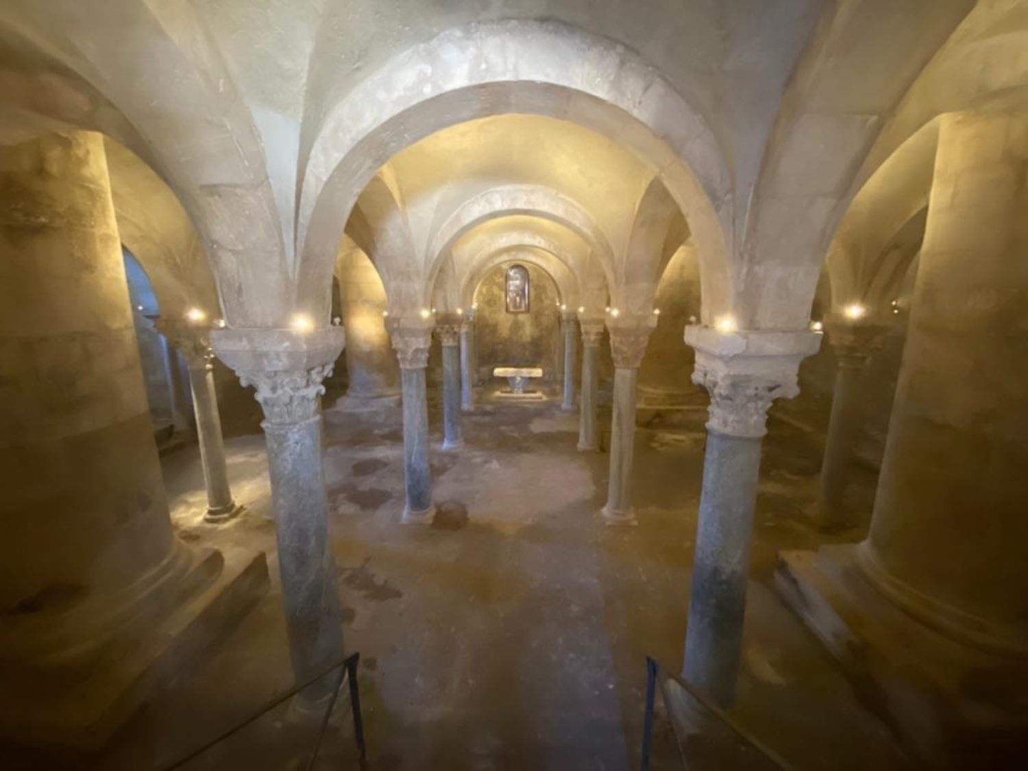 cripta-basilica-siponto