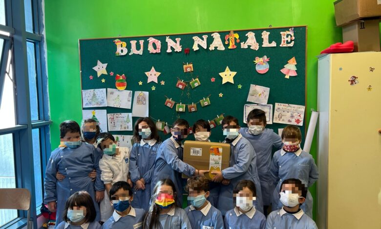Photo of 10mila bulbi di tulipani nelle scuole primarie pugliesi, Giuseppe Savino: “Ecco il Natale, portare gioia”
