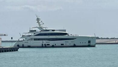 Photo of Vieste, il superyacht “Serenity” della principessa Dana Al Khalifam attracca al porto turistico