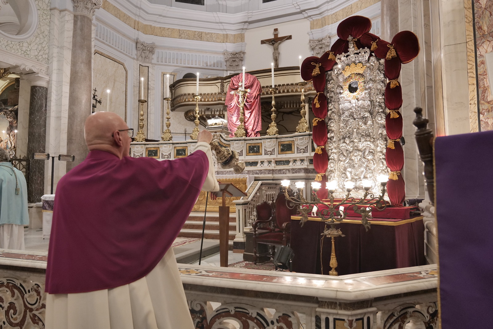 Tavolo Madonna Sette Veli